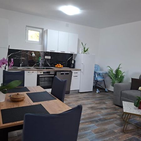 Holiday Home Zeljko,Marija & Jakov Starigrad Paklenica Extérieur photo