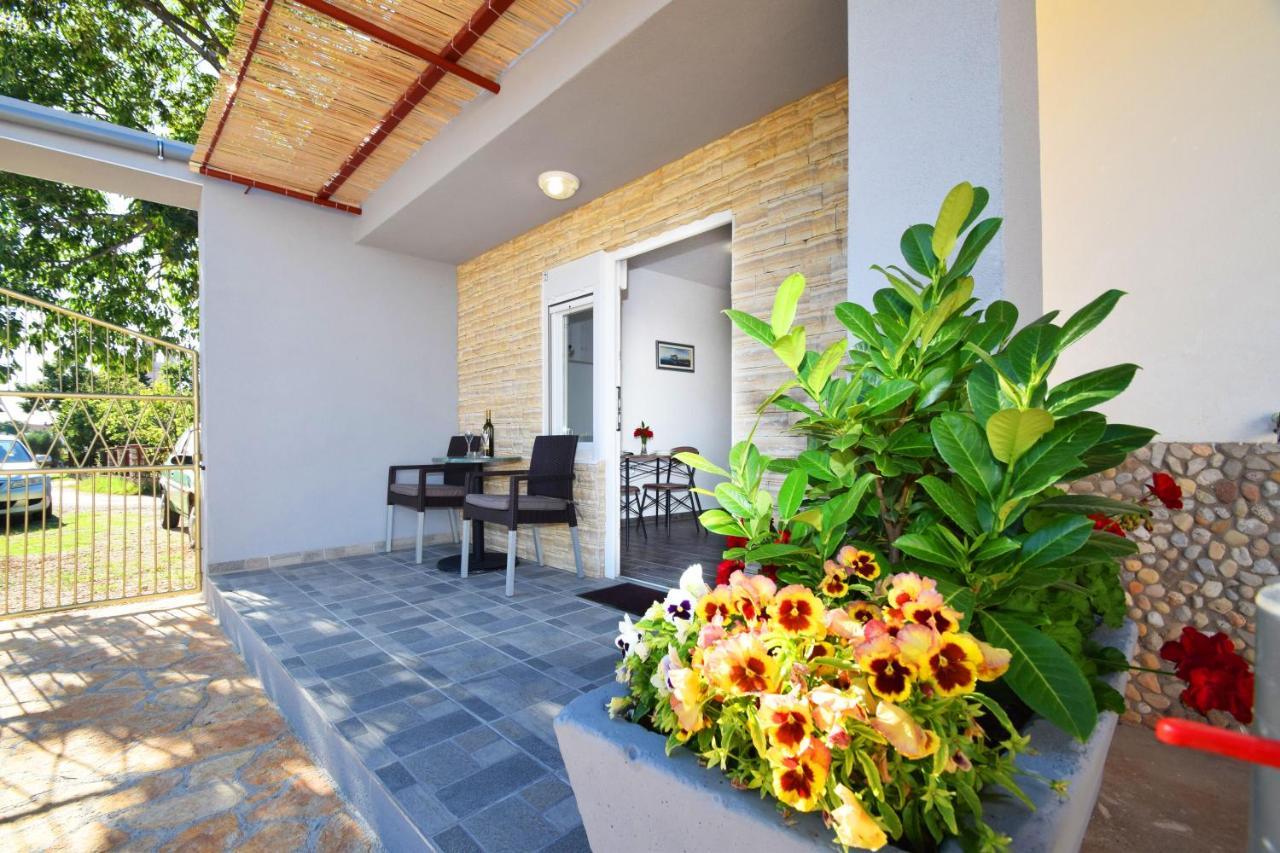 Holiday Home Zeljko,Marija & Jakov Starigrad Paklenica Extérieur photo
