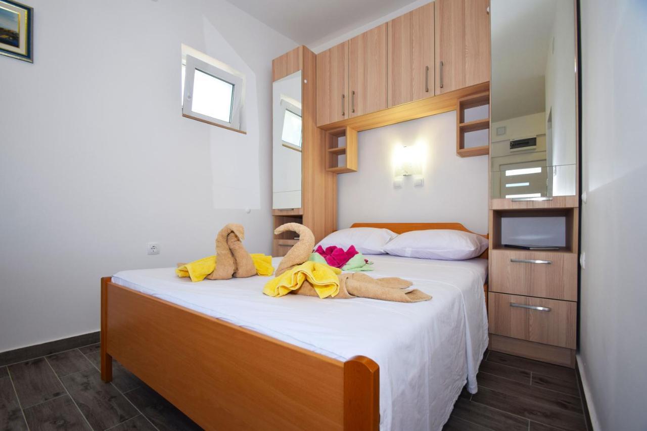 Holiday Home Zeljko,Marija & Jakov Starigrad Paklenica Extérieur photo