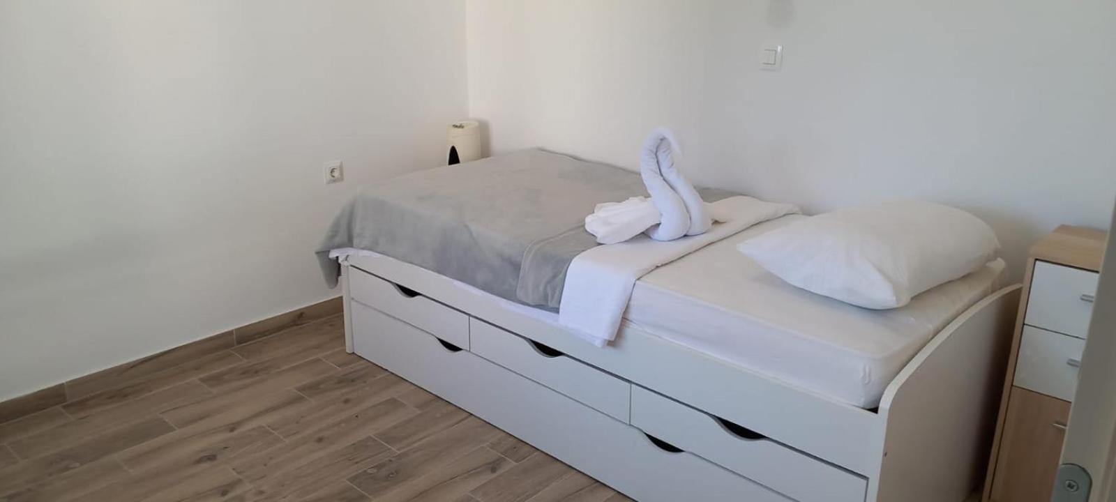 Holiday Home Zeljko,Marija & Jakov Starigrad Paklenica Extérieur photo